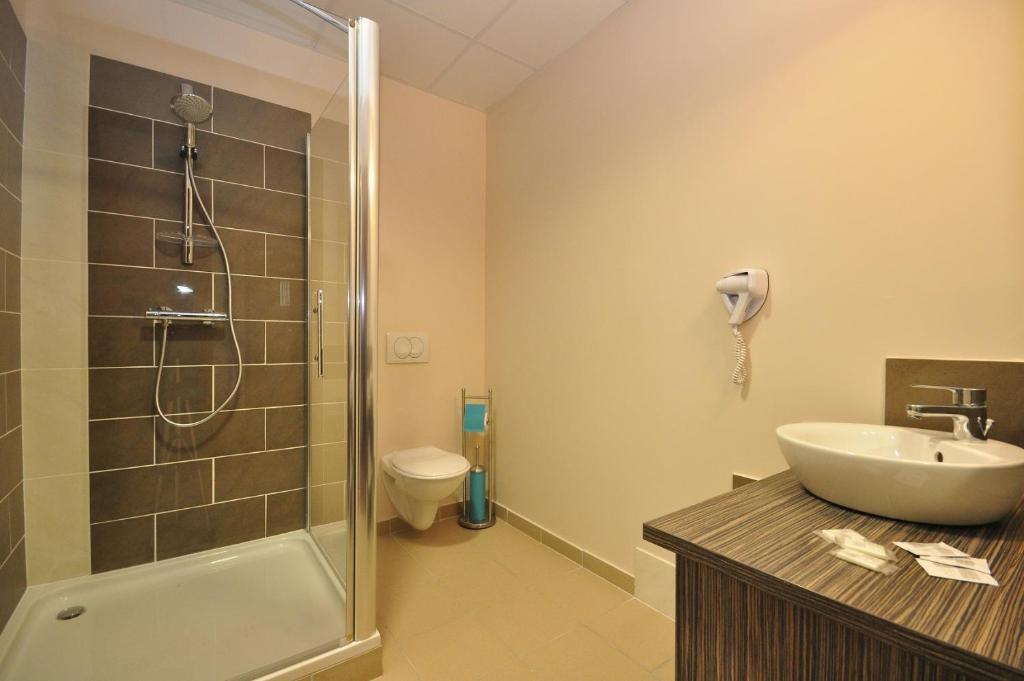 Hotel Caiman Pierrelatte Pokoj fotografie