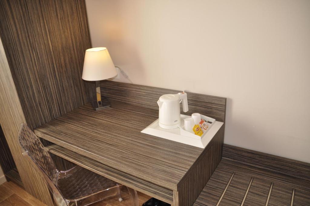 Hotel Caiman Pierrelatte Pokoj fotografie